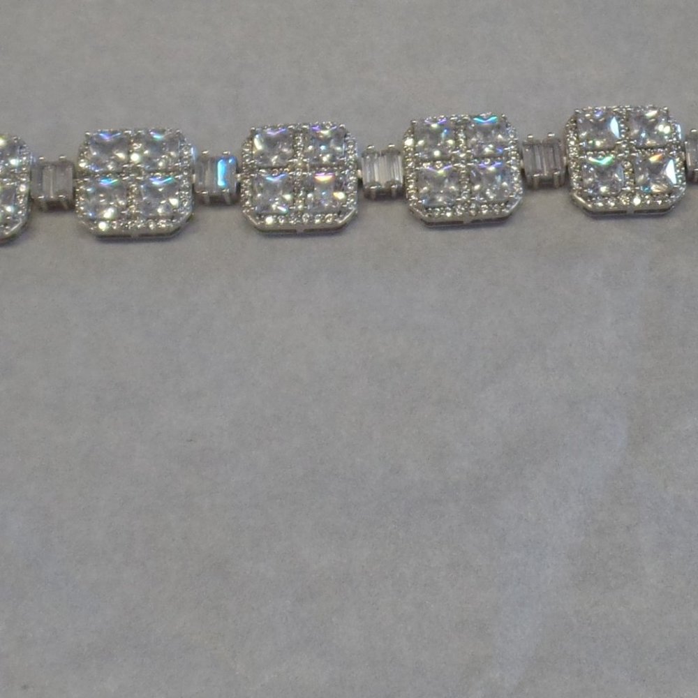 Tiara 9.25 Sterling Silver Infinity Bracelet NWT - Picture 4 of 14